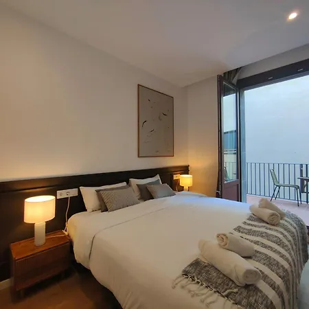 Apartment Luxury 4br With Balcony *