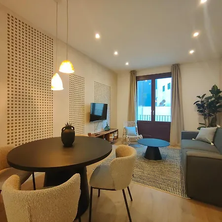 Luxury 4br With Balcony *
